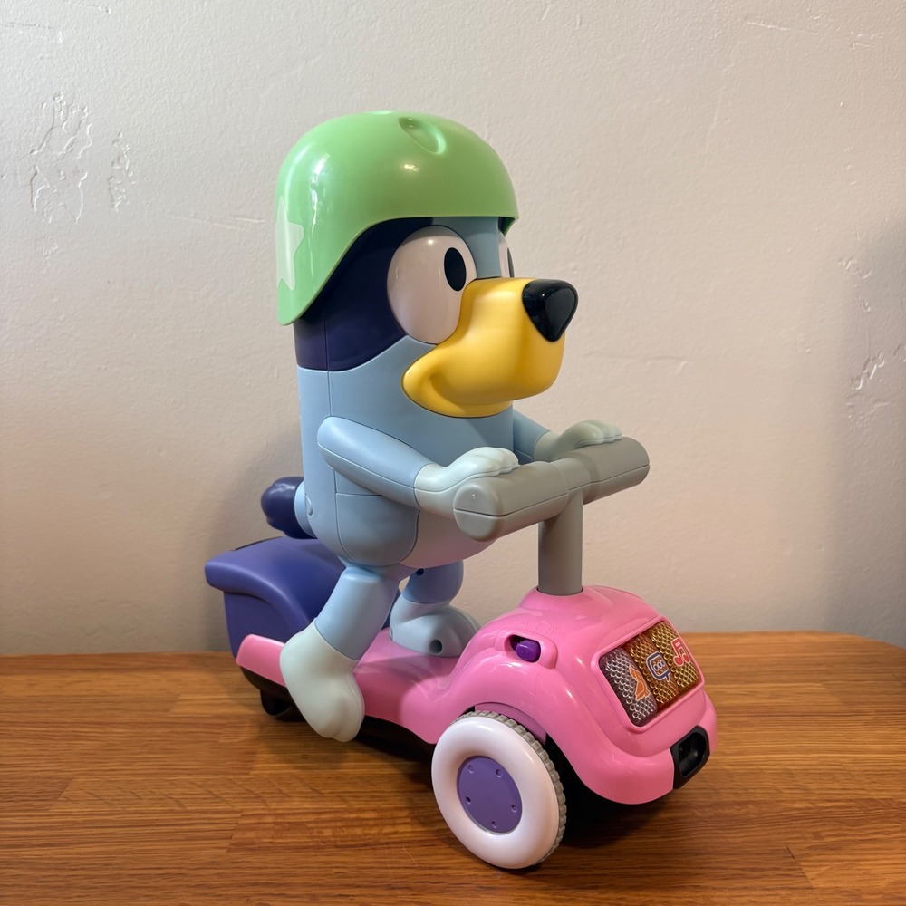 Bluey 3-in-1 Interactive Scooter VTech Toy 5638 Lights Sounds Blue Pink Green